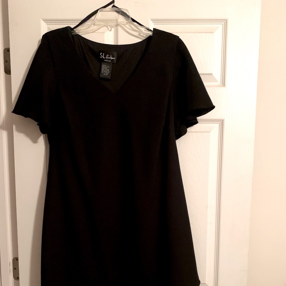 Scalloped Black dress with lining